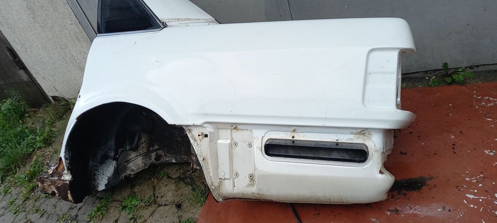 Капот Audi 100,200 v8