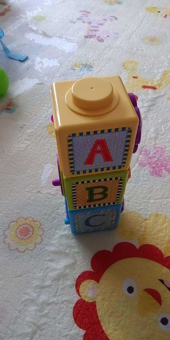 Brinquedo mini torre