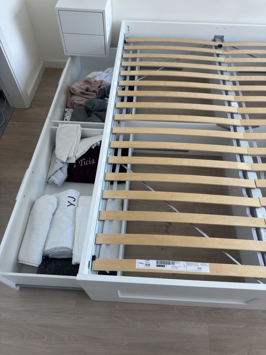 Cama com 4 gavetas - Queen Size