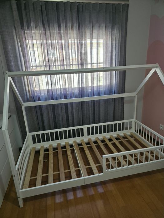 Cama casinha estilo montessori