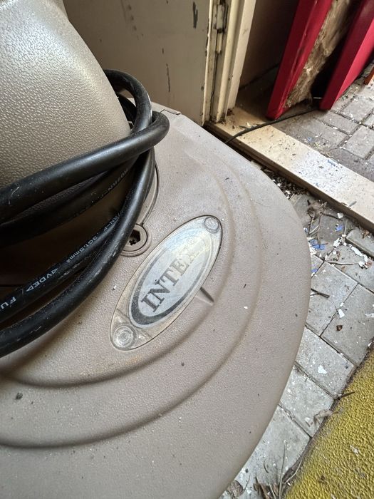 Motor spa intex a funcionar normal. Jacuzi rompeu .