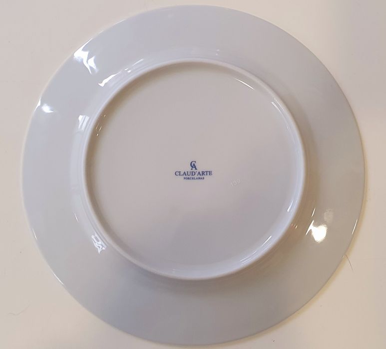 19 DEZEMBRO.Serviço jantar, café e chá 100 peças Azul