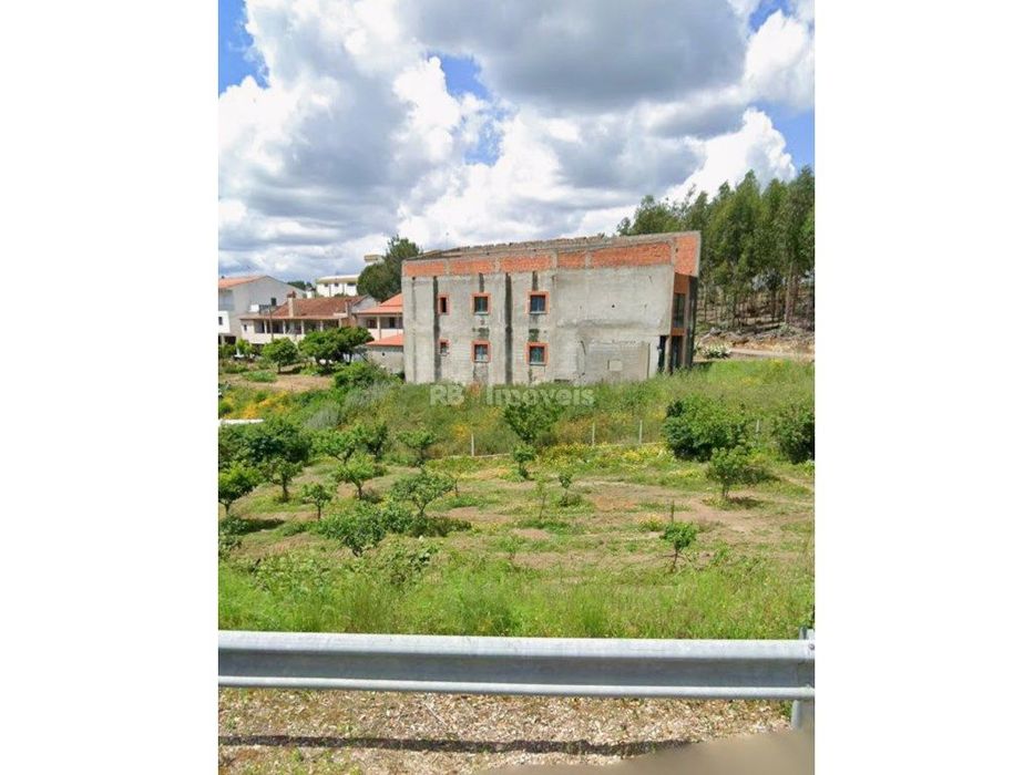Armazém com logradouro em Olaria, Chão de Lopes, Mação