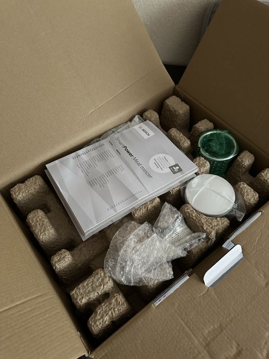 М'ясорубка BOSCH MFW2517W Нова