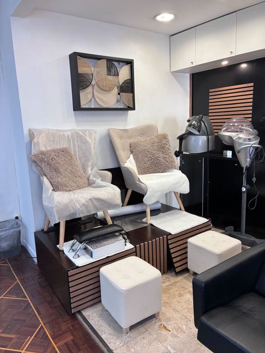 Alugasse mesa de manicure, cadeiras para cabeleireiro, barbeiro.