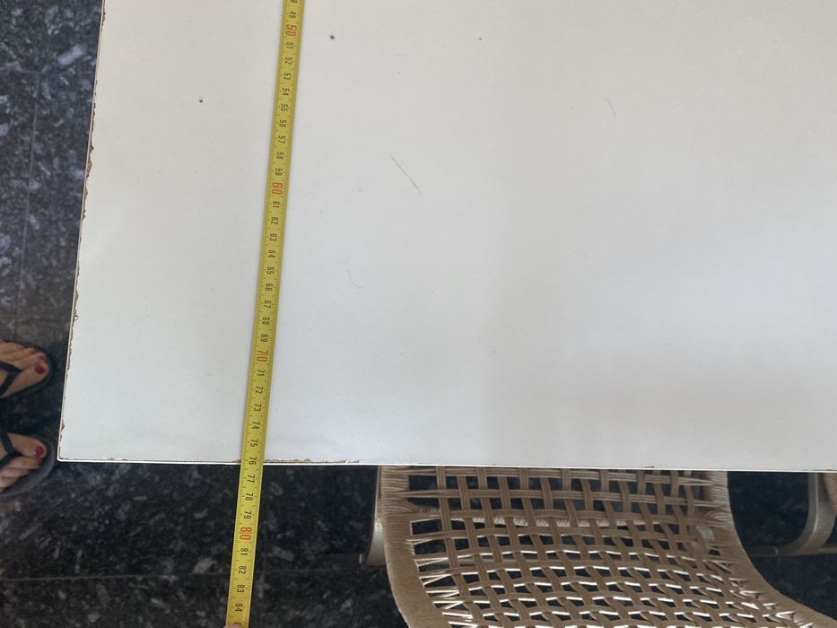 Mesa e cadeiras