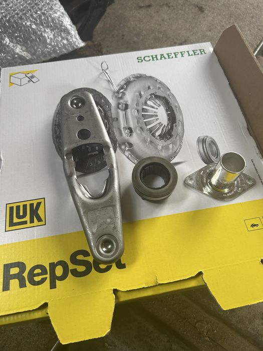 Выжимной потшипник и вилка сцепления  LuK VW 2.0 sdi