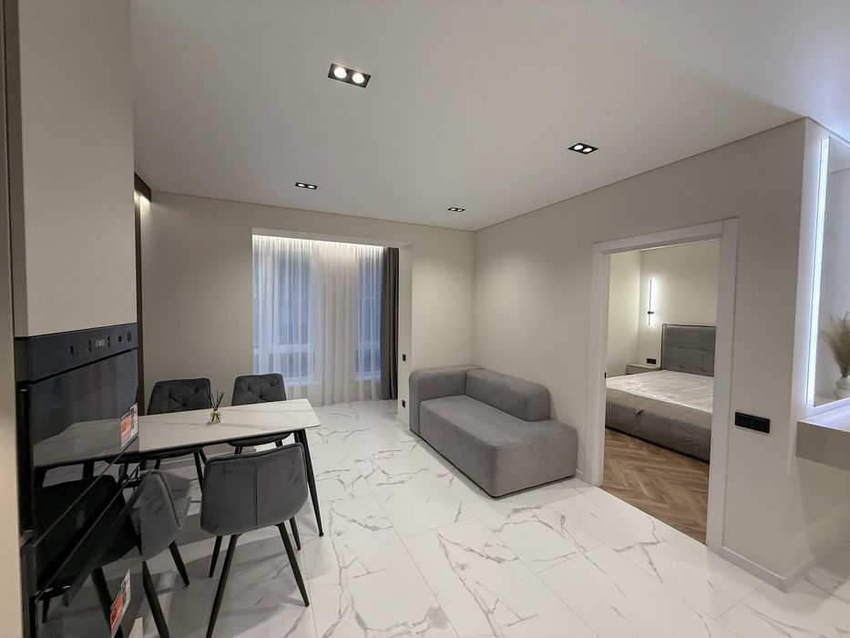 Продам сучасну 1к квартиру в класному районі!