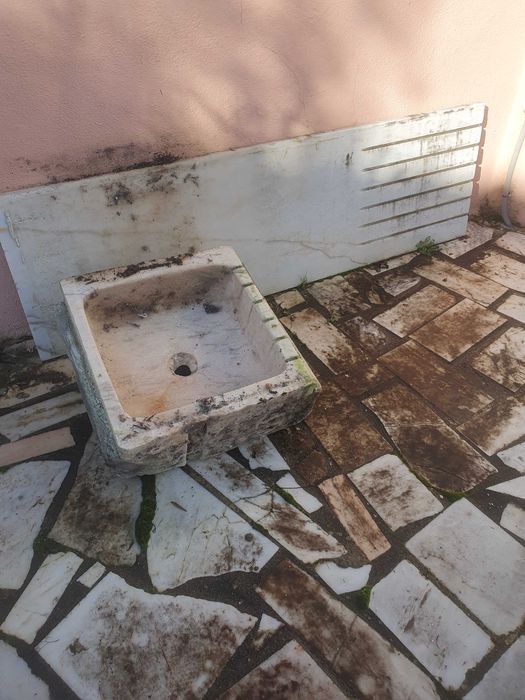 Lava loiça e pedra de bancada