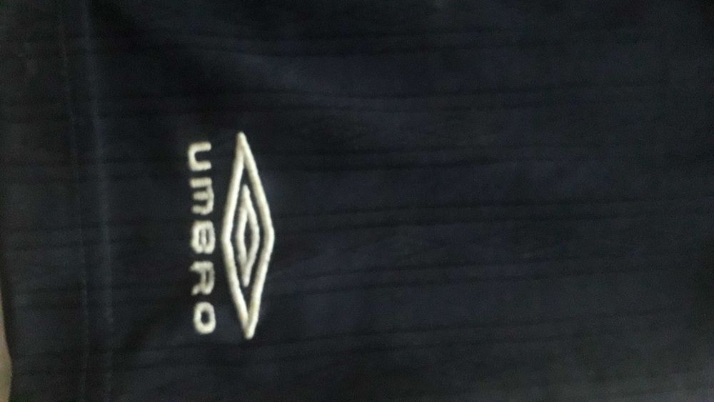 Spodenki umbro piłkarskie , oryginalne 158