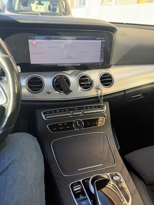 Mercedes E300de impecavel muito estimado !