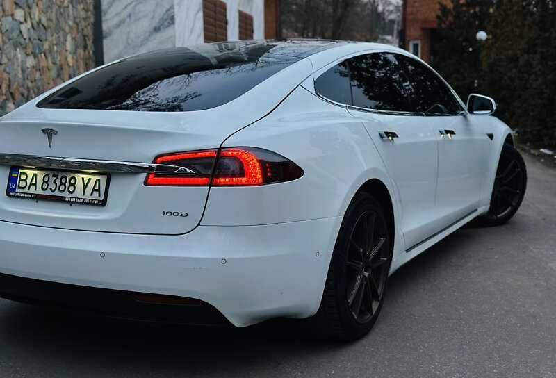 Tesla Model S 2018