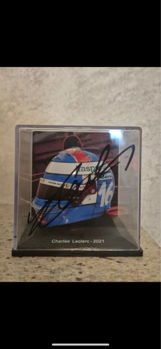 Capacete Charles Leclerc autografado