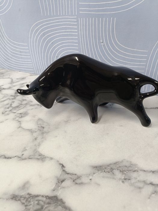 Figurka ceramiczna hiszpańska byk