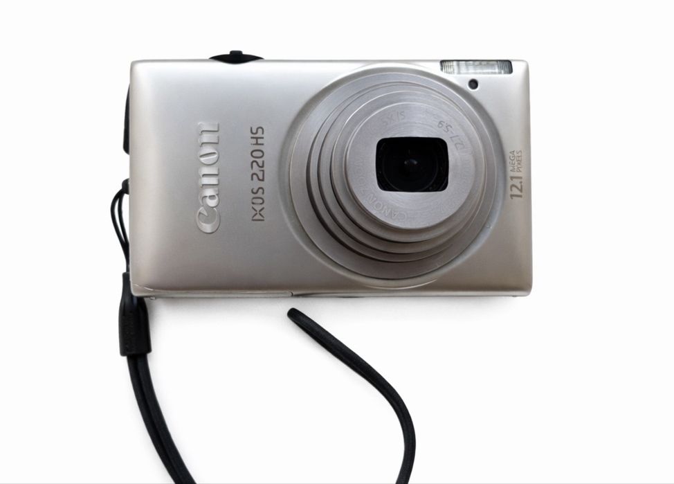 Фотоаппарат Canon IXUS 220 HS