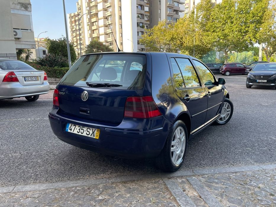 Vw golf 1.4 de 2002 conta com 200 mil km