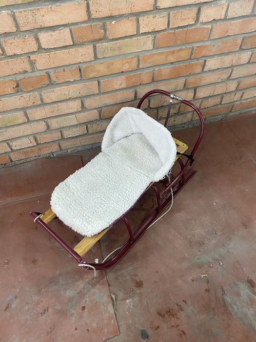 Санки детские со спинкой (2 вида)