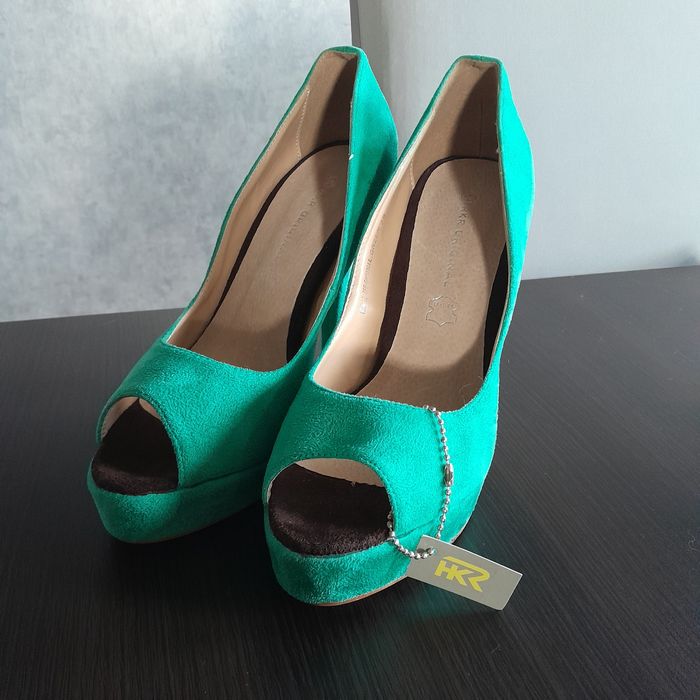 Szpilki z odkrytymi palcami