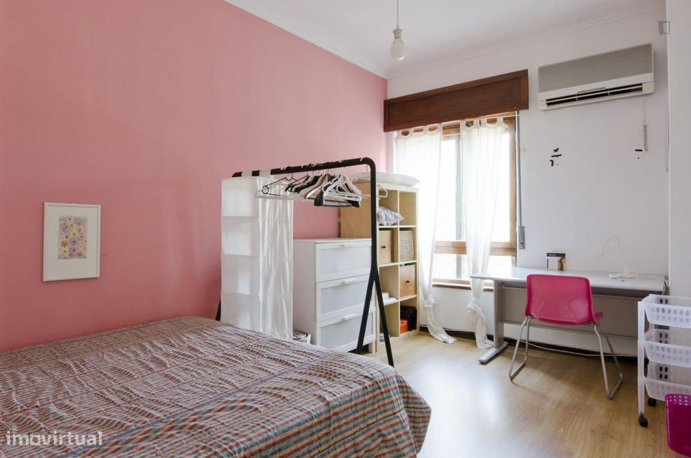 Quarto - localizado em Sete Rios Lisbon