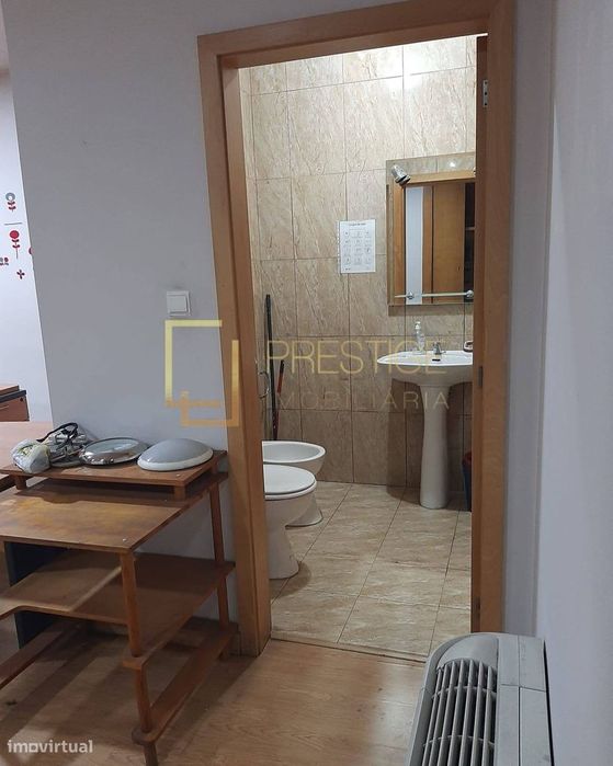 Duas lojas no centro de Penafiel para Arrendar