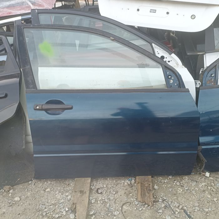 Двері R  L useМітсубісі ланцер 9