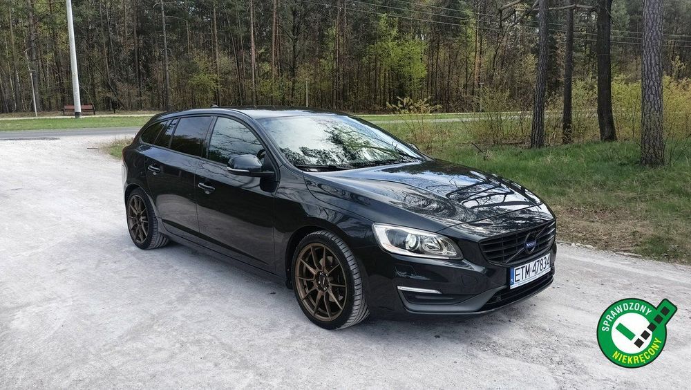 Volvo V60 model 2015, bardzo zadbane, serwisowane, pełna historia pojazdu
