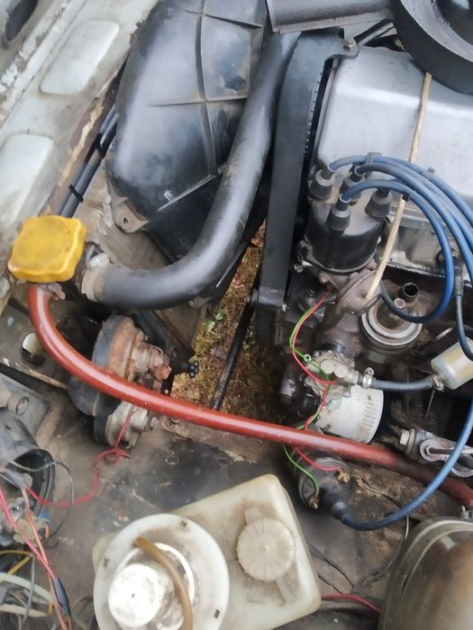 Двигун на ВАЗ -2105 ремінний, в зборі