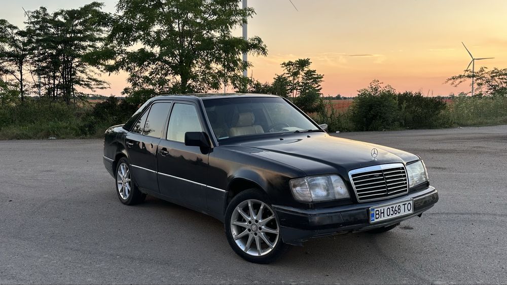 Mercedes-Benz E-Class W124