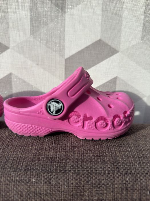 Продам  crocs,розмір c6