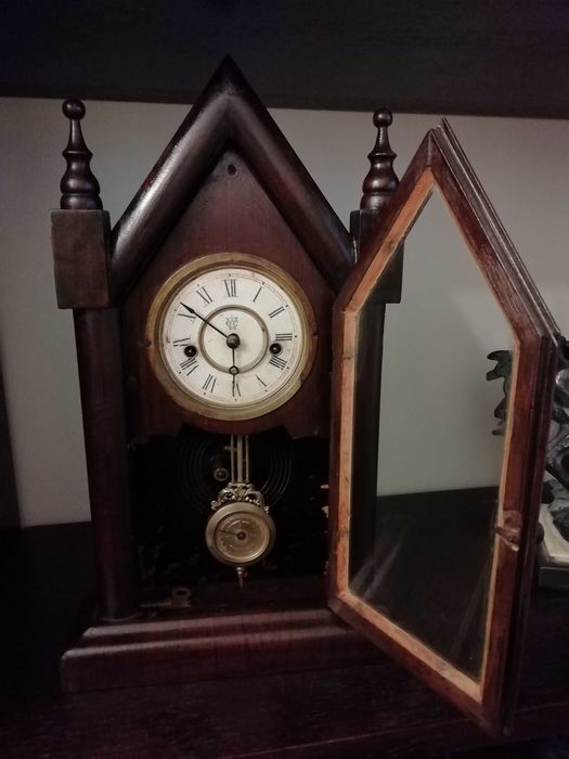 Relógio de capela, estilo gótico - sec XIX