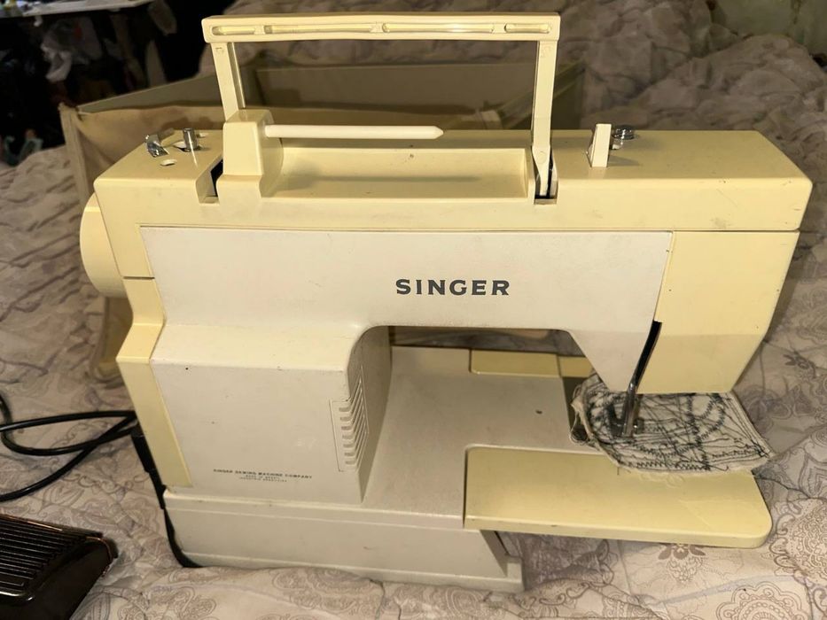 Продам швейную машинку SINGER