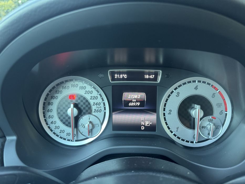 Mercedes-Benz a180 urban caixa automática