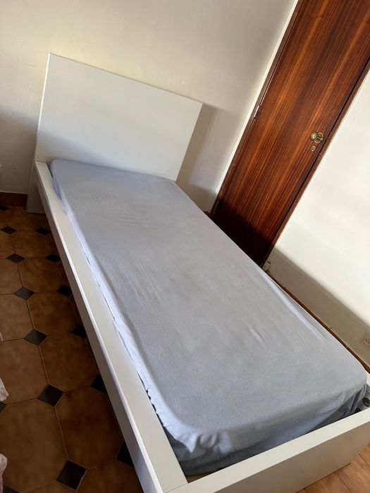 Cama solteiro Ikea Malm