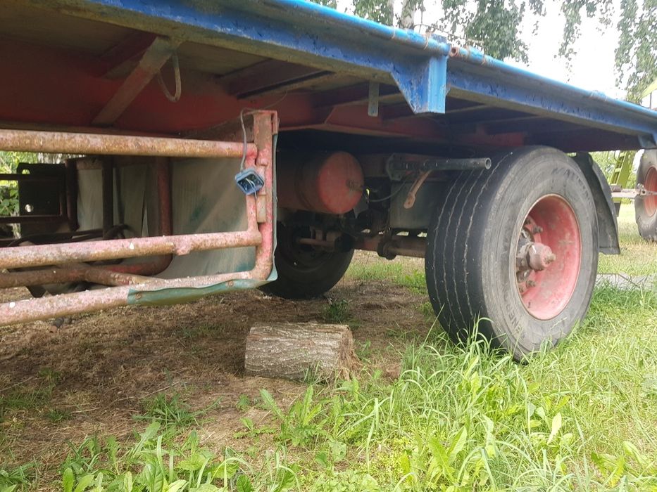 Продам бортовий причіп