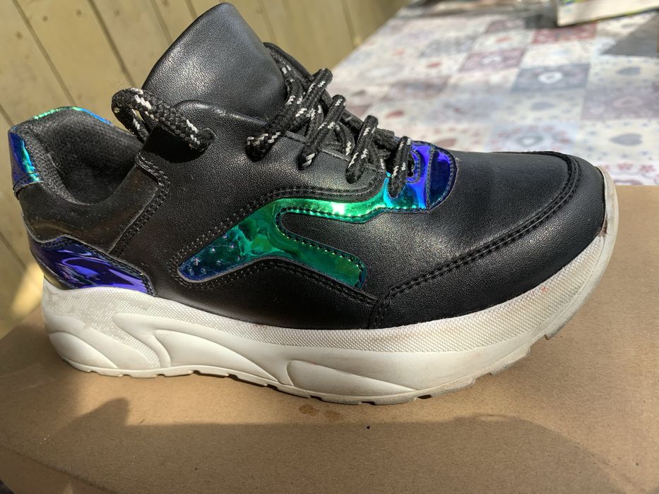 Кроссовки для девочки