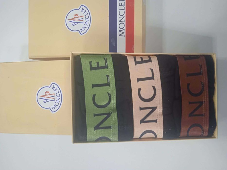 Piękne bokserki Moncler