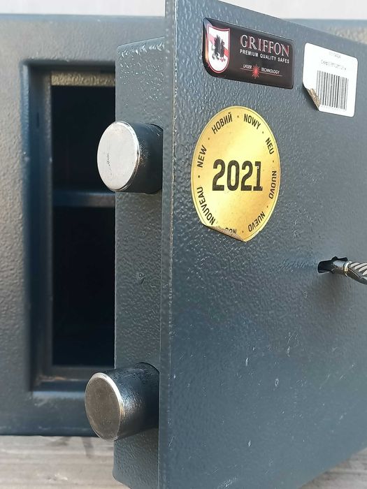 Сейф для денег «Гриффон R26»