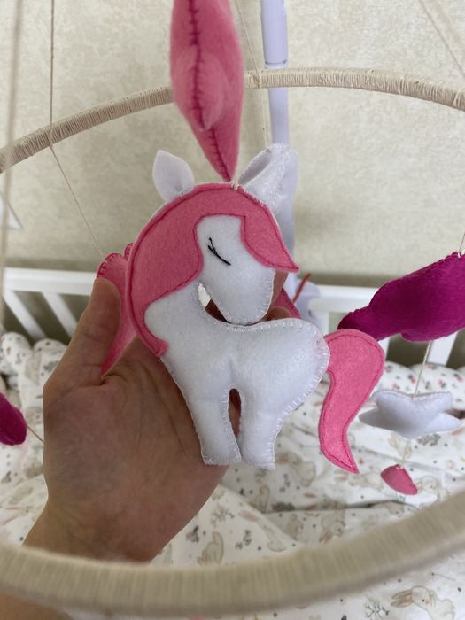 Мобіль дитячий підвісний в гарному стані