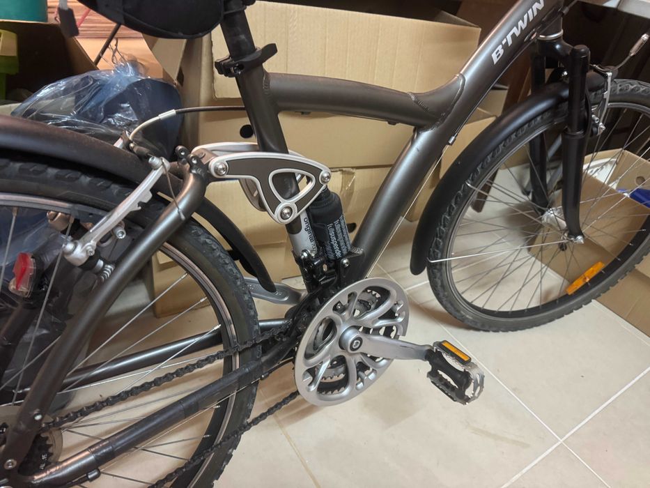 Bicicleta urbana ou de senhora da Decatlhon com suspensão total  - COMO NOVA
