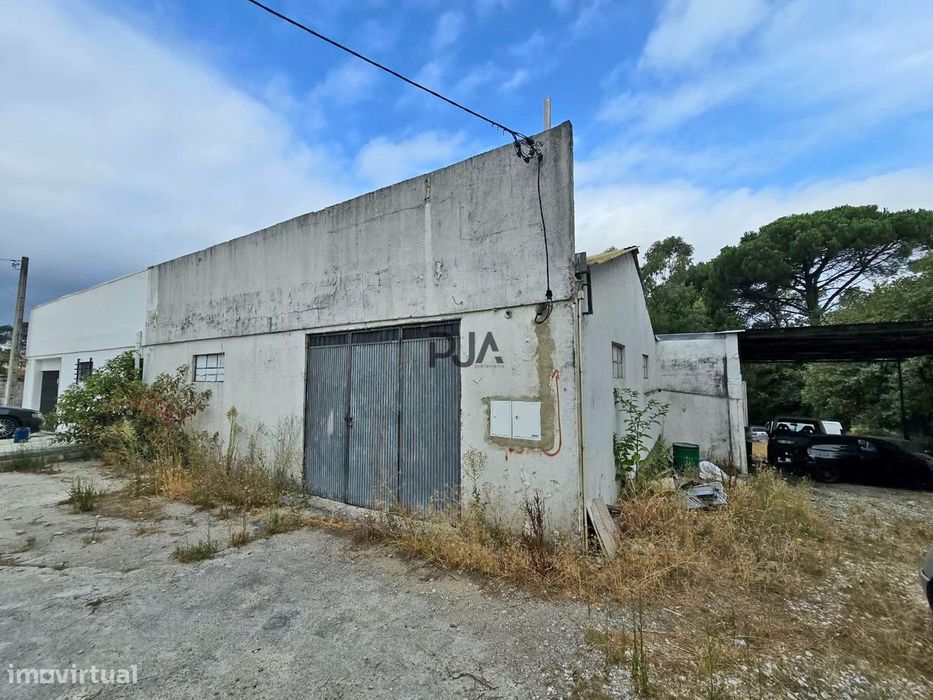 Armazém para venda em S. João de Lourosa, Viseu