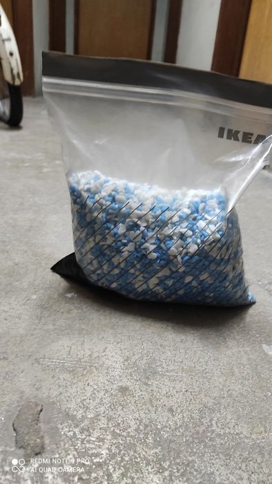 Areia de Aquário Azul e Branca