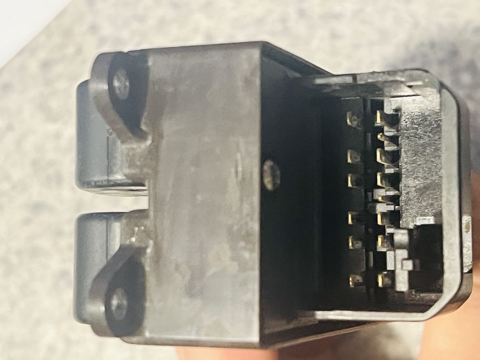 Блок управління склопідйомниками Toyota Hilux