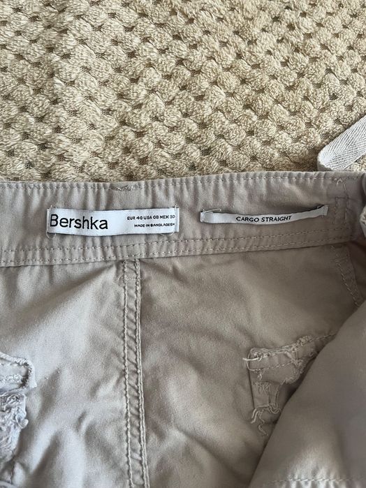 Карго штани Bershka