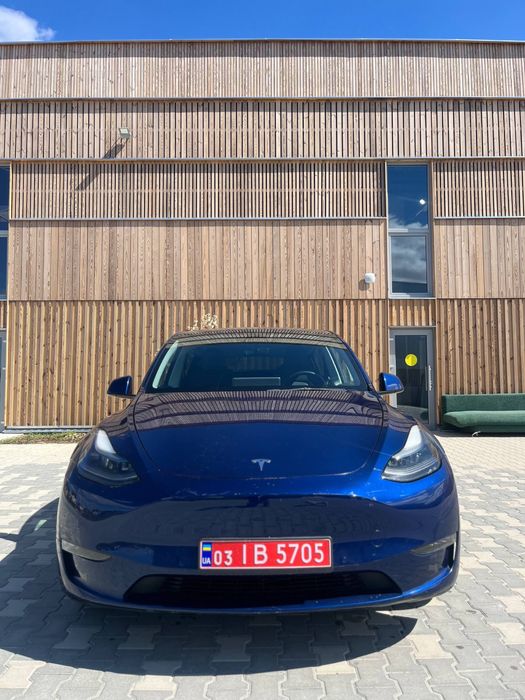 Tesla model Y Performance