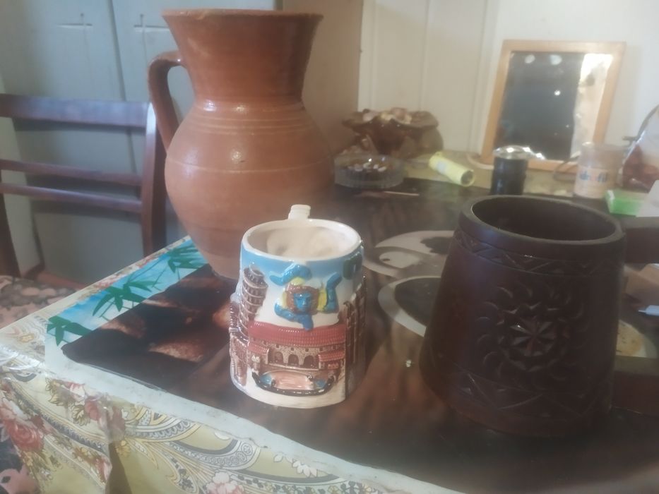 Кружка, глечик,та ще кружка з дерева