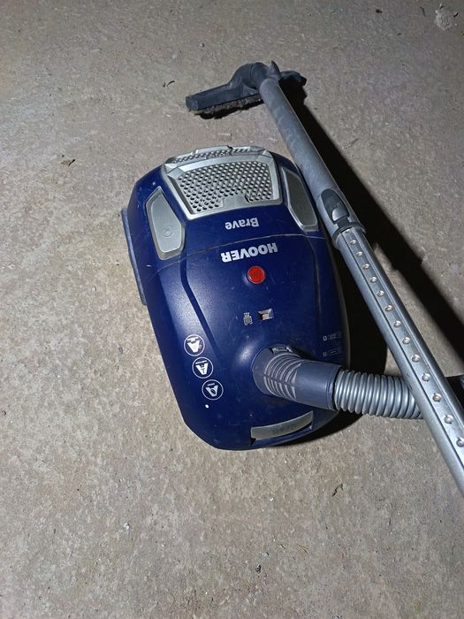 Aspirador hoover em bom estado, ofereço sacos