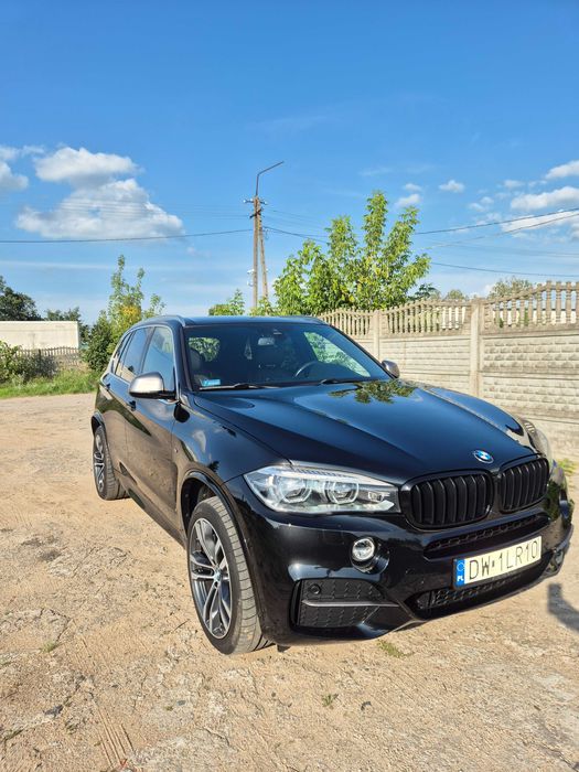 BMW X5 M50D - Polski salon