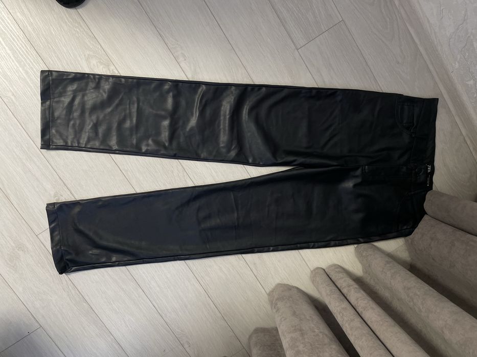 Шкіряні штани zara