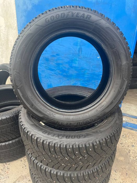 205 60 16 зима Goodyear Ultra Grip