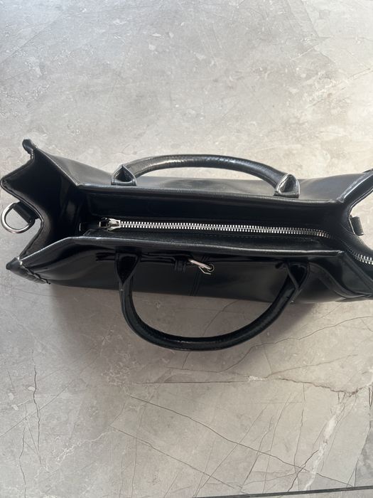 Сумка лаковая , багет